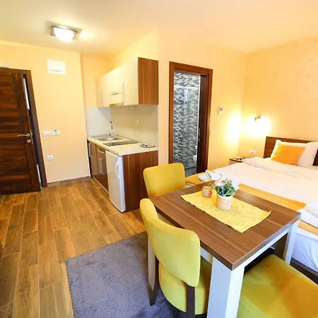 Almax Aparthotel 2*