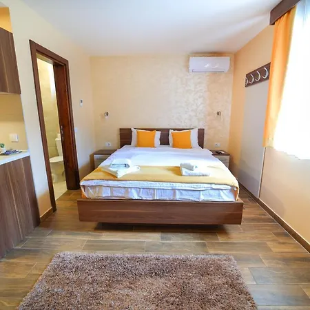 Almax Aparthotel 2*