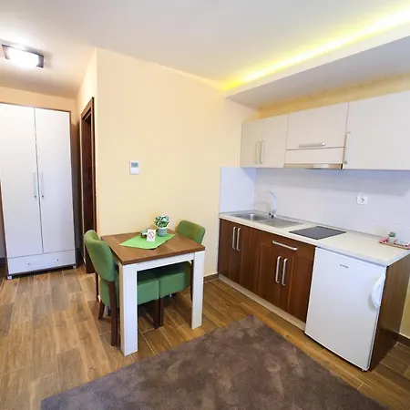 Almax Aparthotel
