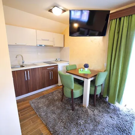 Almax Aparthotel 2*