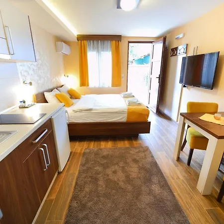 Aparthotel Almax 2*