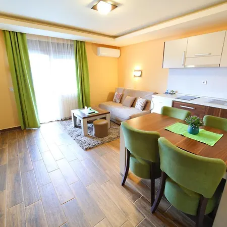 Aparthotel Almax 2*