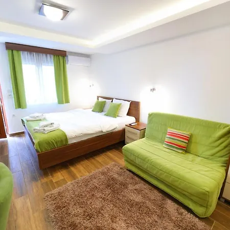 Almax Aparthotel 2*