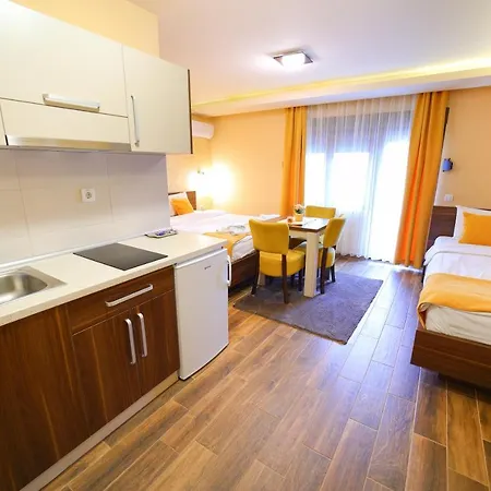 Almax Aparthotel
